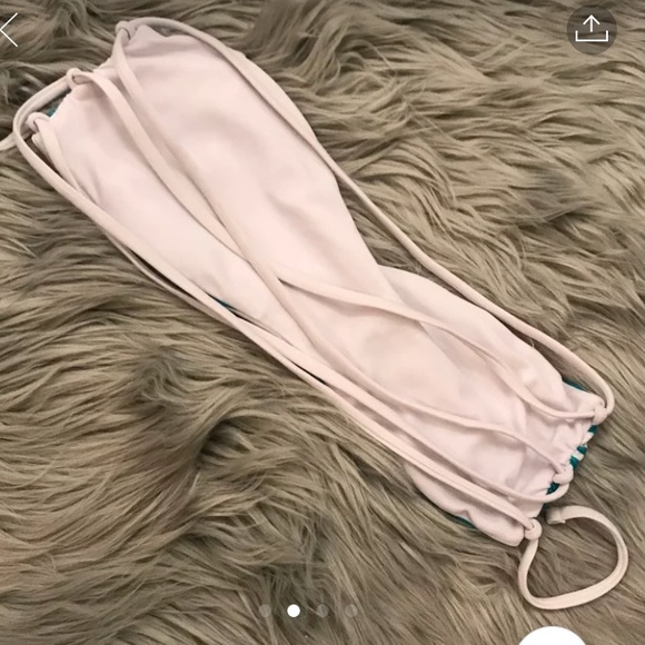 Strapless reversible billabong bikini - Picture 2 of 3